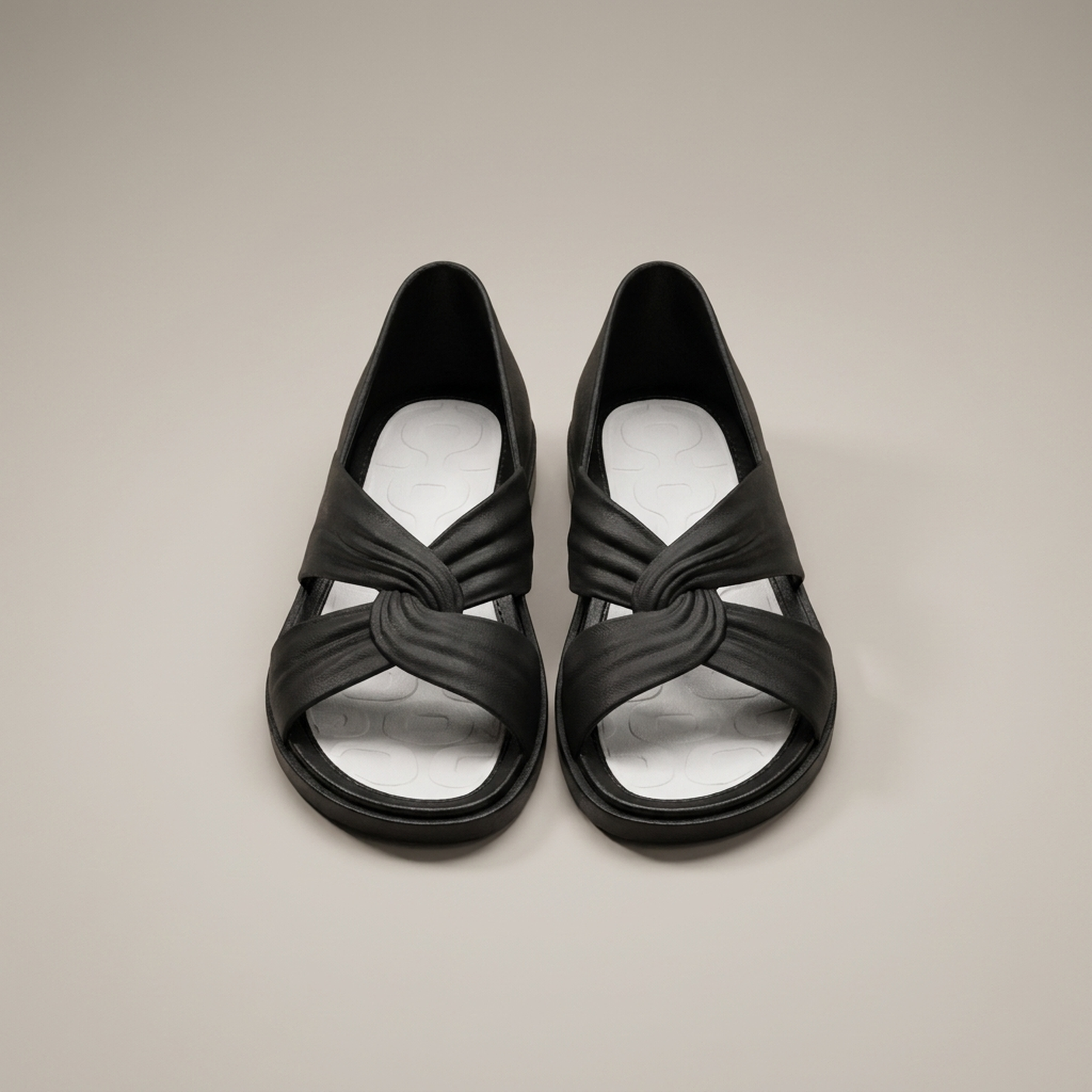 ITERPUB::cold-berlinde-15662289748294::02-variant-black
