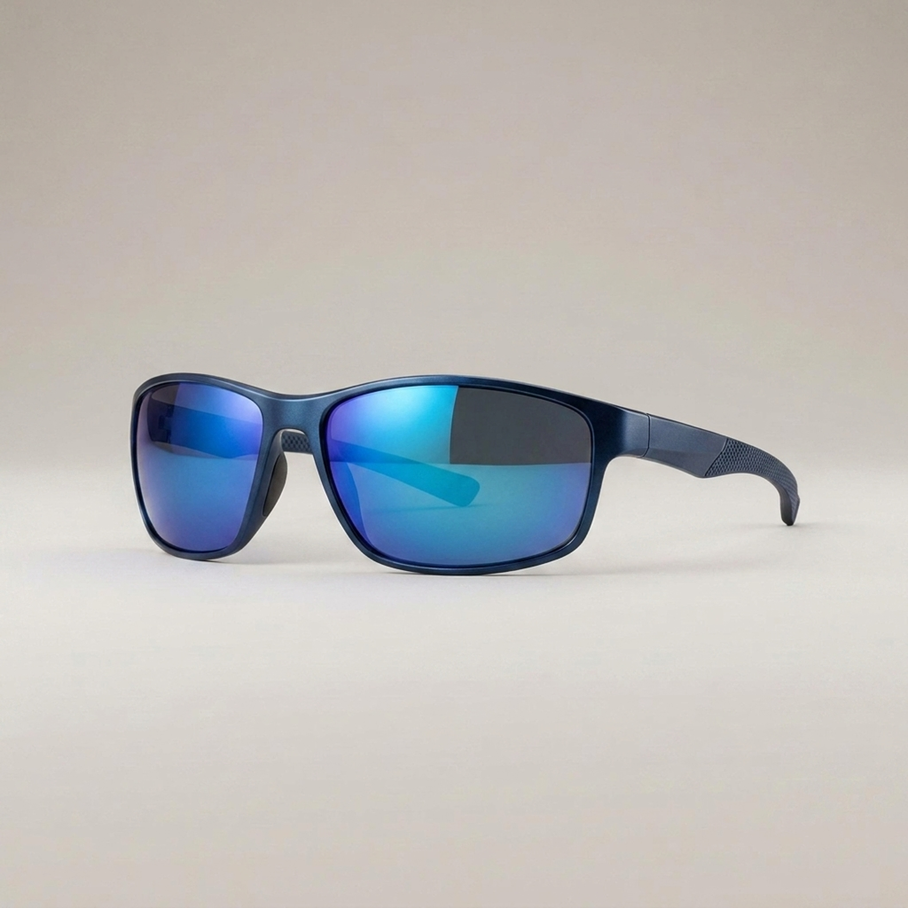 ITERPUB::cold-berlinde-15662278934854::03-variant-metallic-blue
