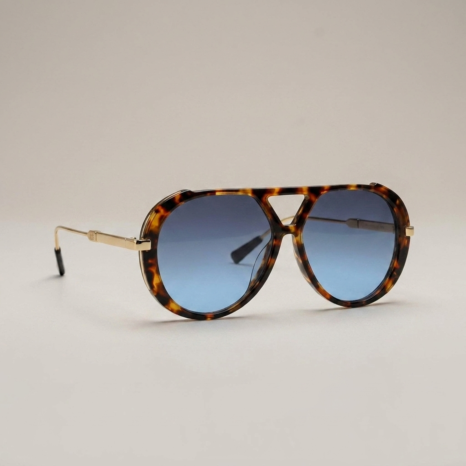 ITERPUB::cold-berlinde-15662300135750::04-variant-blue
