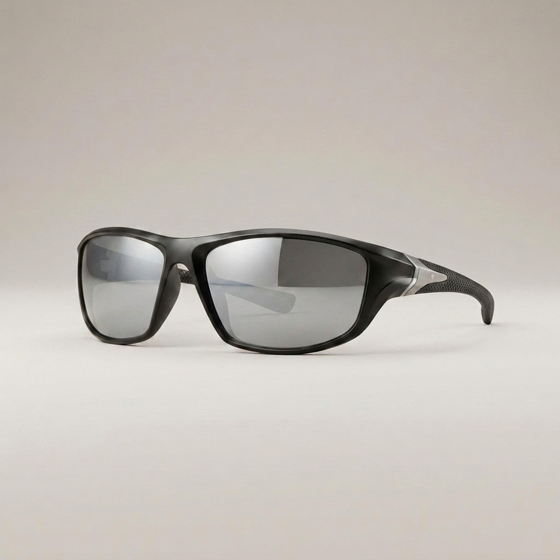 ITERPUB::cold-berlinde-15662278934854::06-variant-black-silver