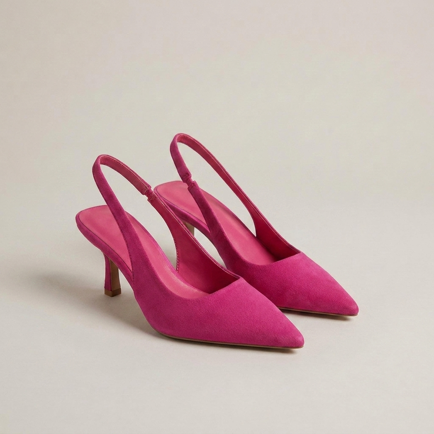 ITERPUB::cold-berlinde-15662285979974::08-variant-rose-red
