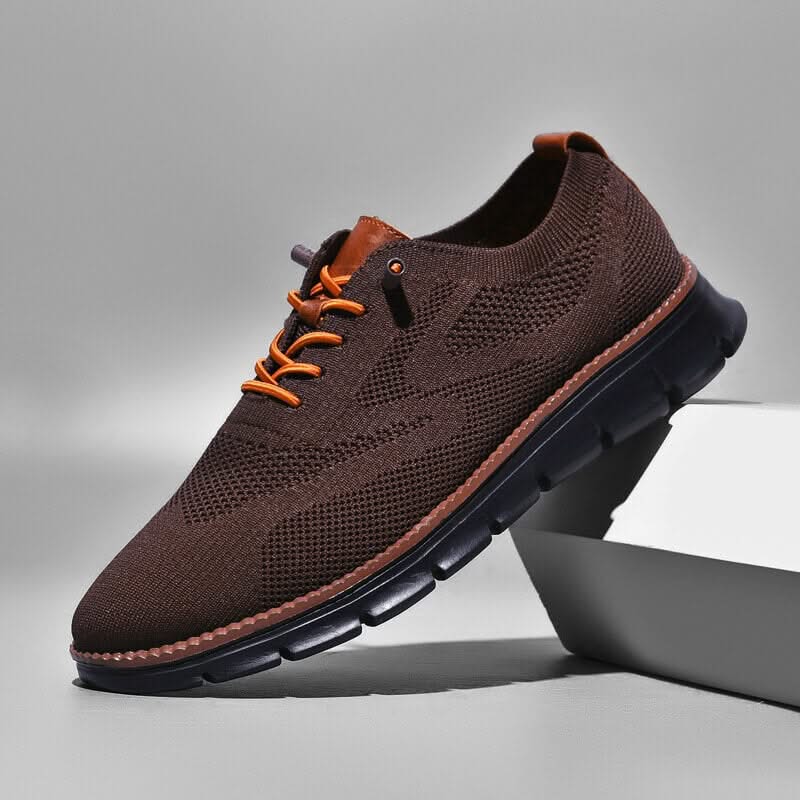 Schlupfsneaker mit markanter Sohle