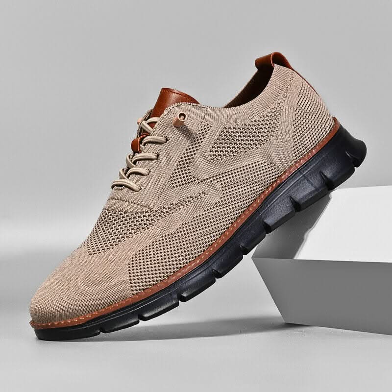 Schlupfsneaker mit markanter Sohle