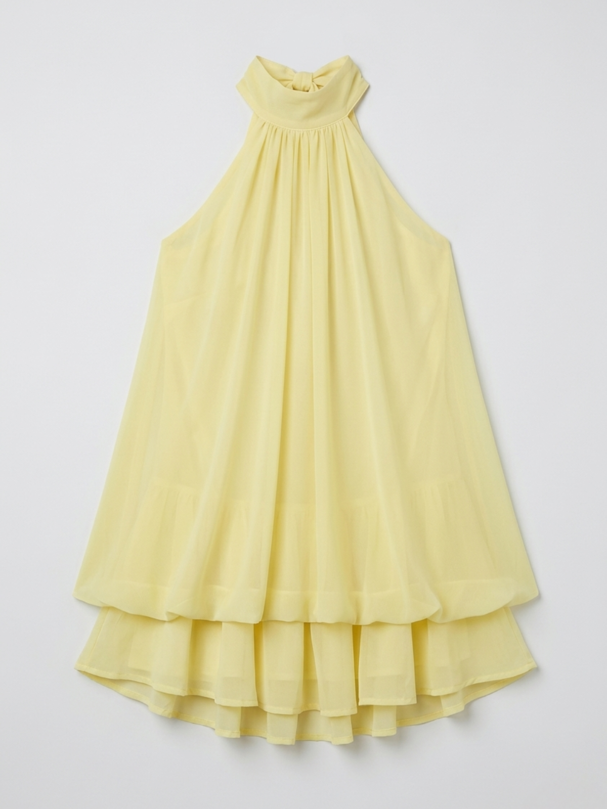 Schwingendes Neckholder-Minikleid