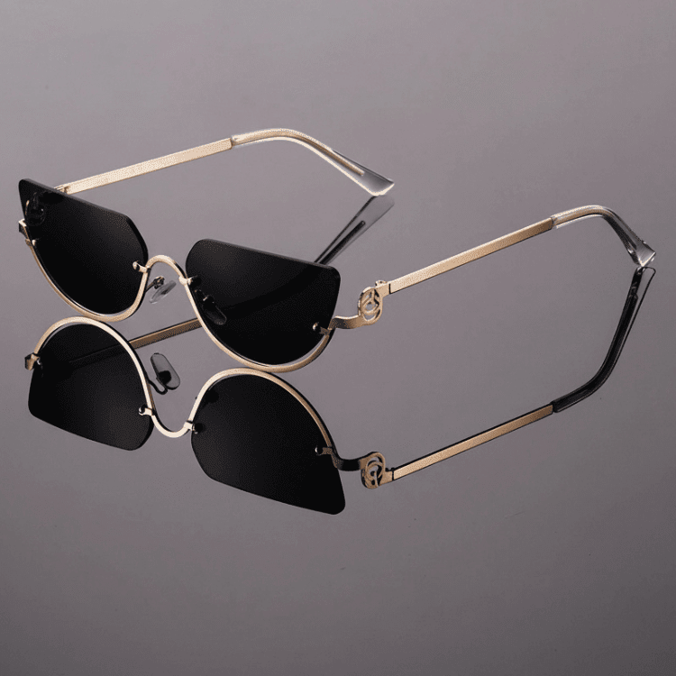 Sonnenbrille in Katzenaugenform