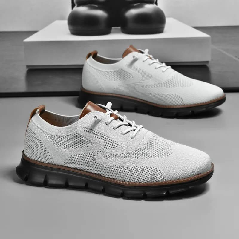Schlupfsneaker mit markanter Sohle