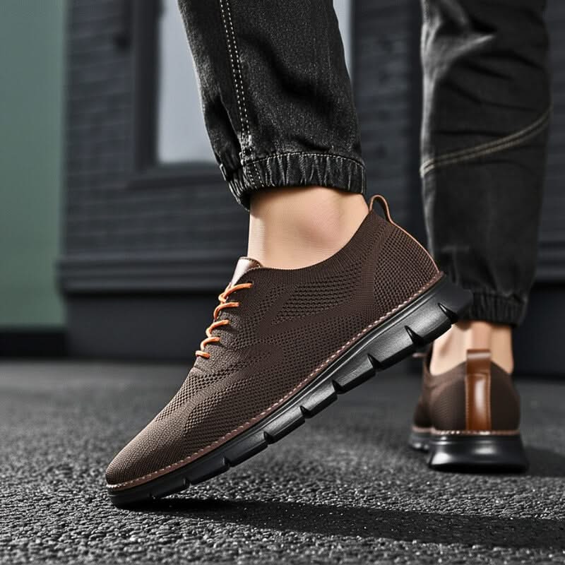 Schlupfsneaker mit markanter Sohle