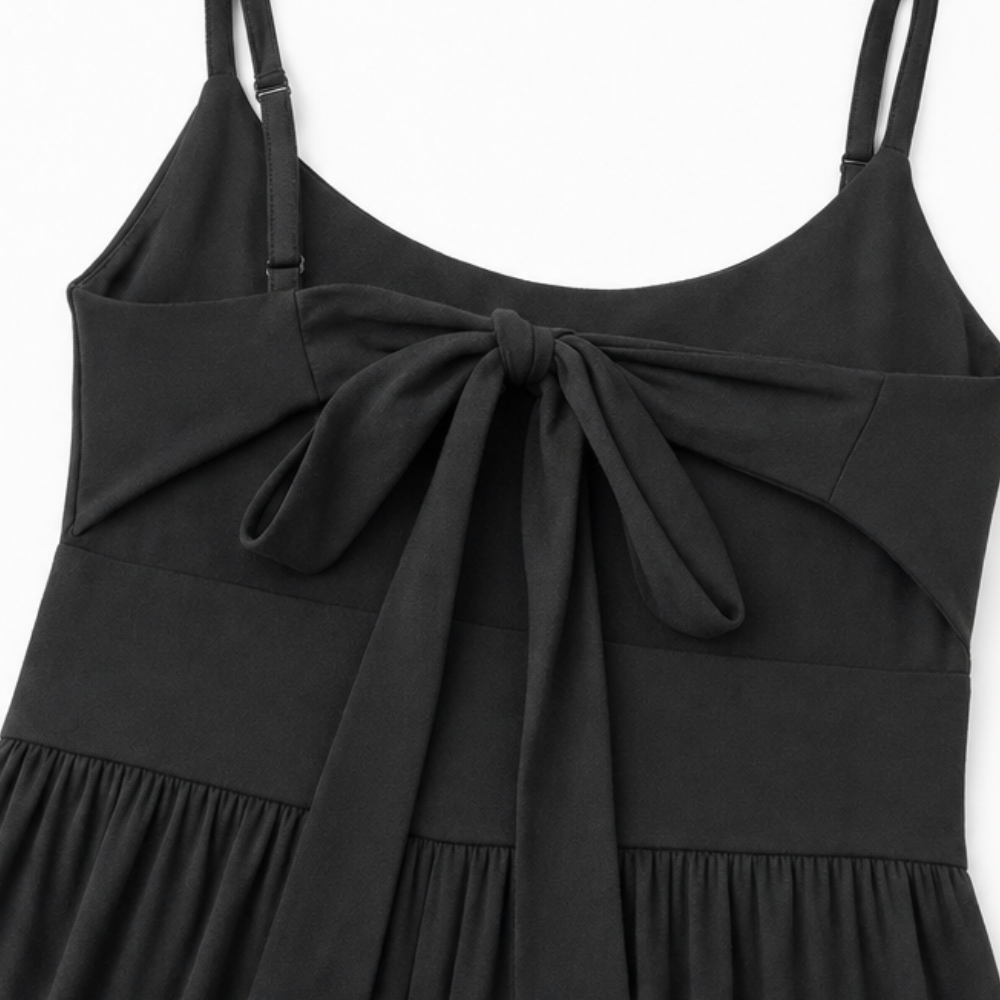 Jumpsuit mit Taillenausschnitt