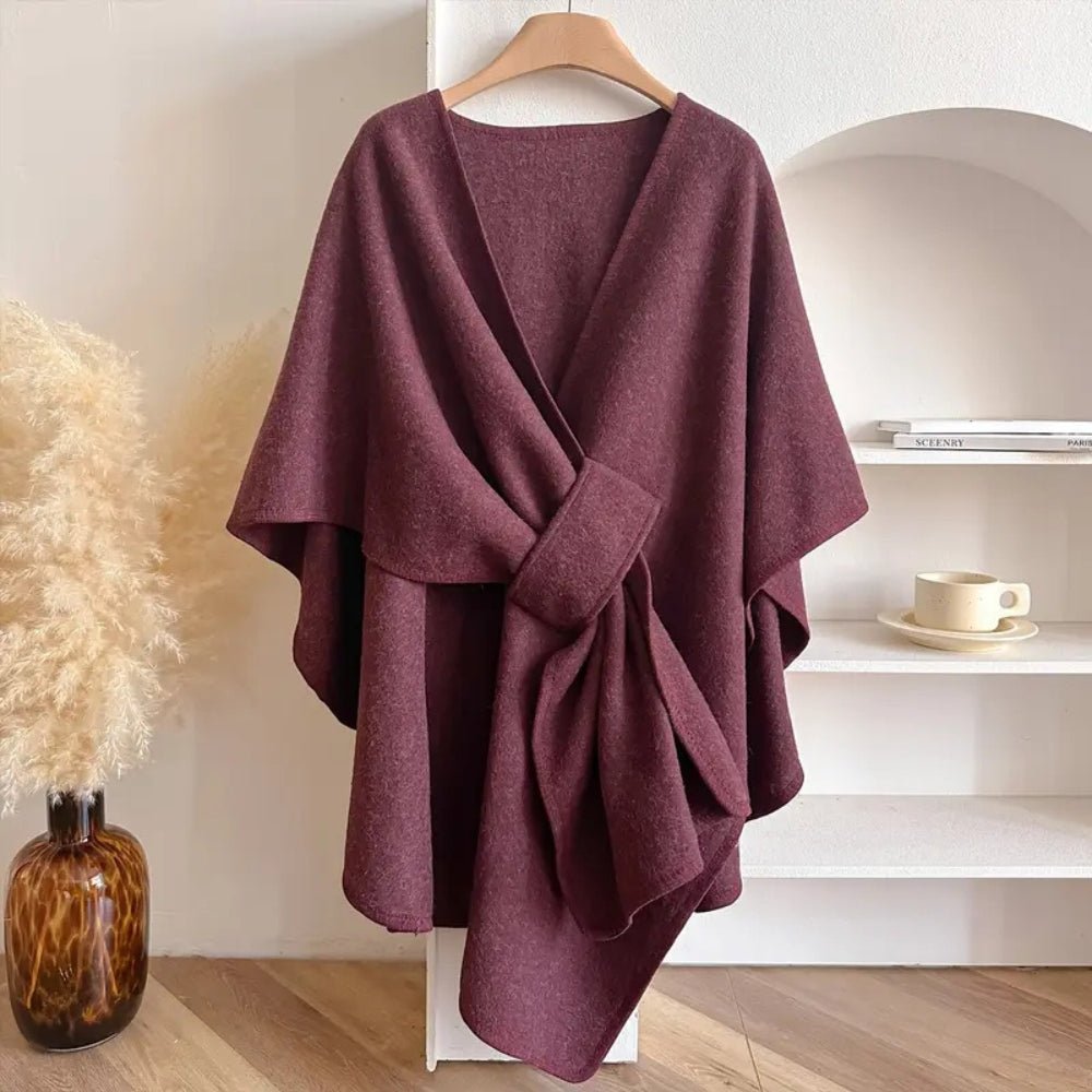 Fließender Poncho-Mantel
