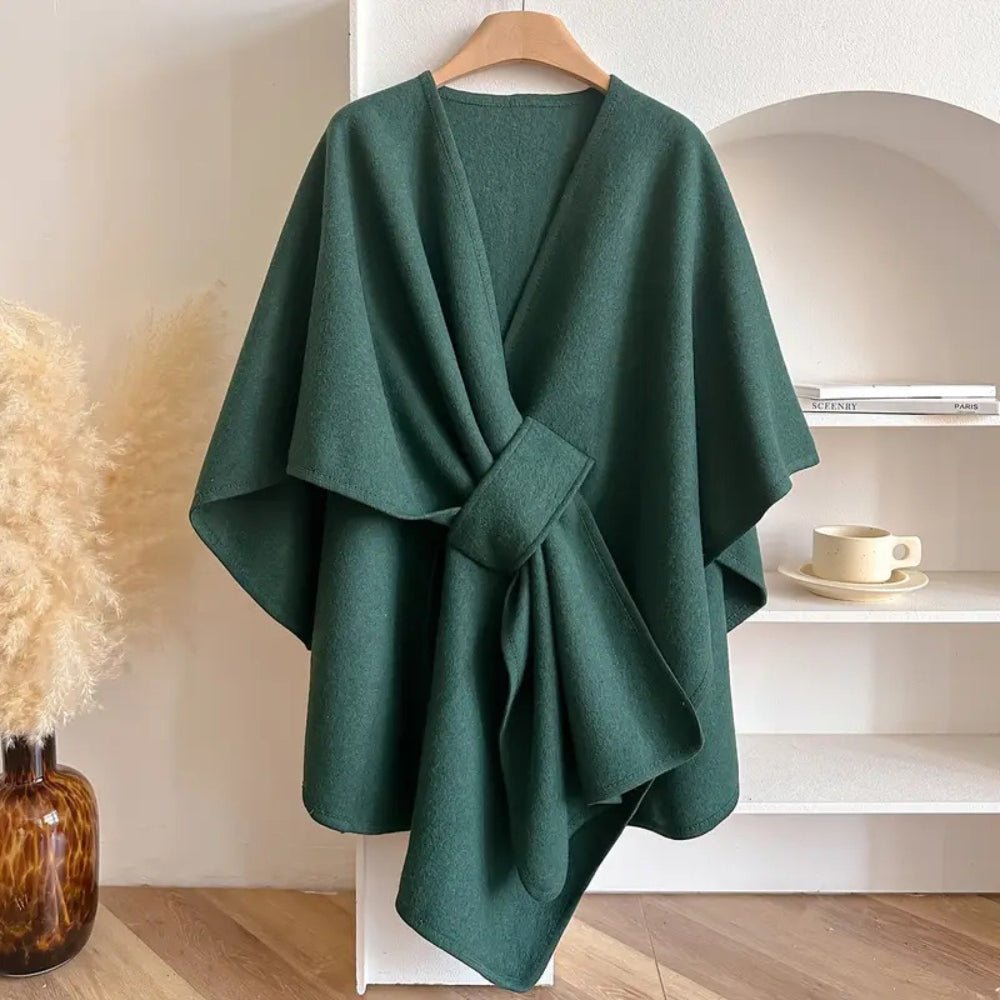 Fließender Poncho-Mantel