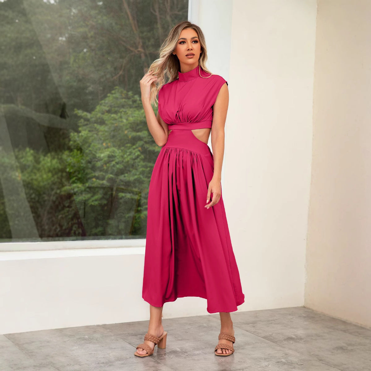 Maxikleid mit Taillenausschnitten
