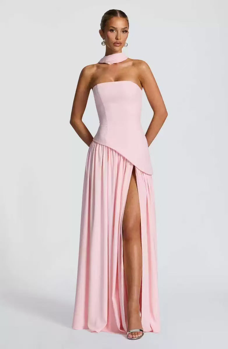 Trägerloses Maxikleid mit Beinschlitz