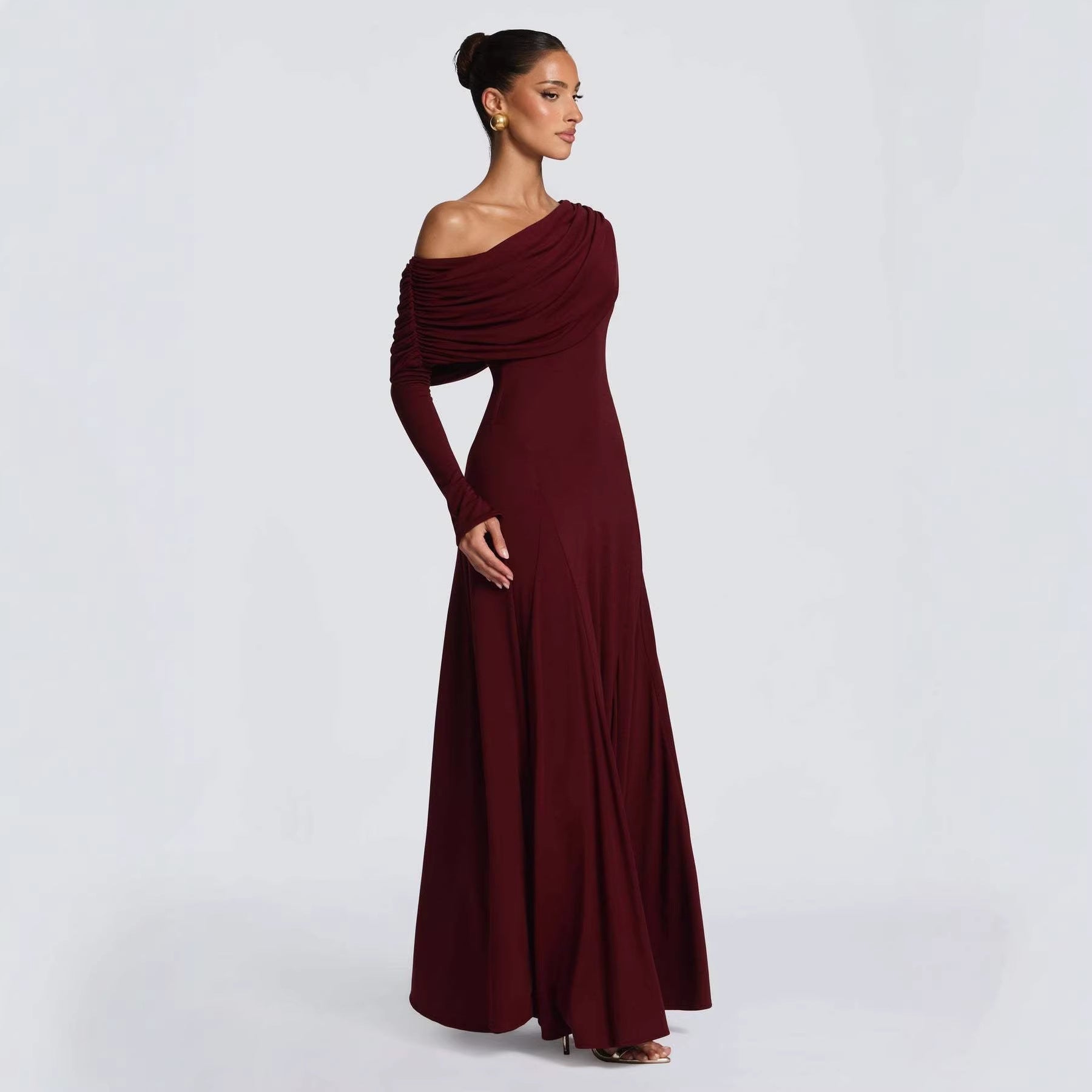 Schulterfreies Maxikleid für Hochzeiten