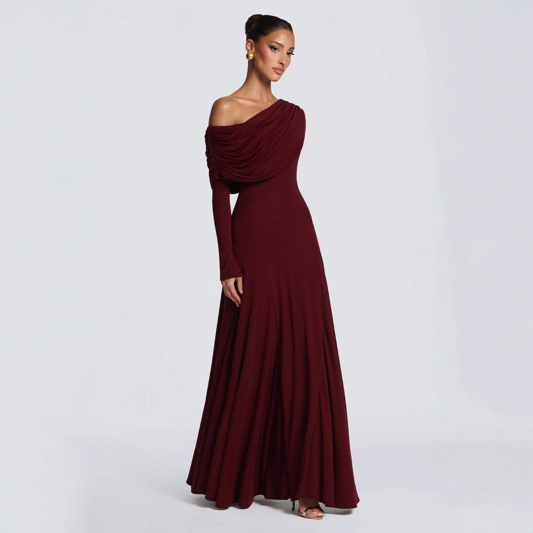 Schulterfreies Maxikleid für Hochzeiten
