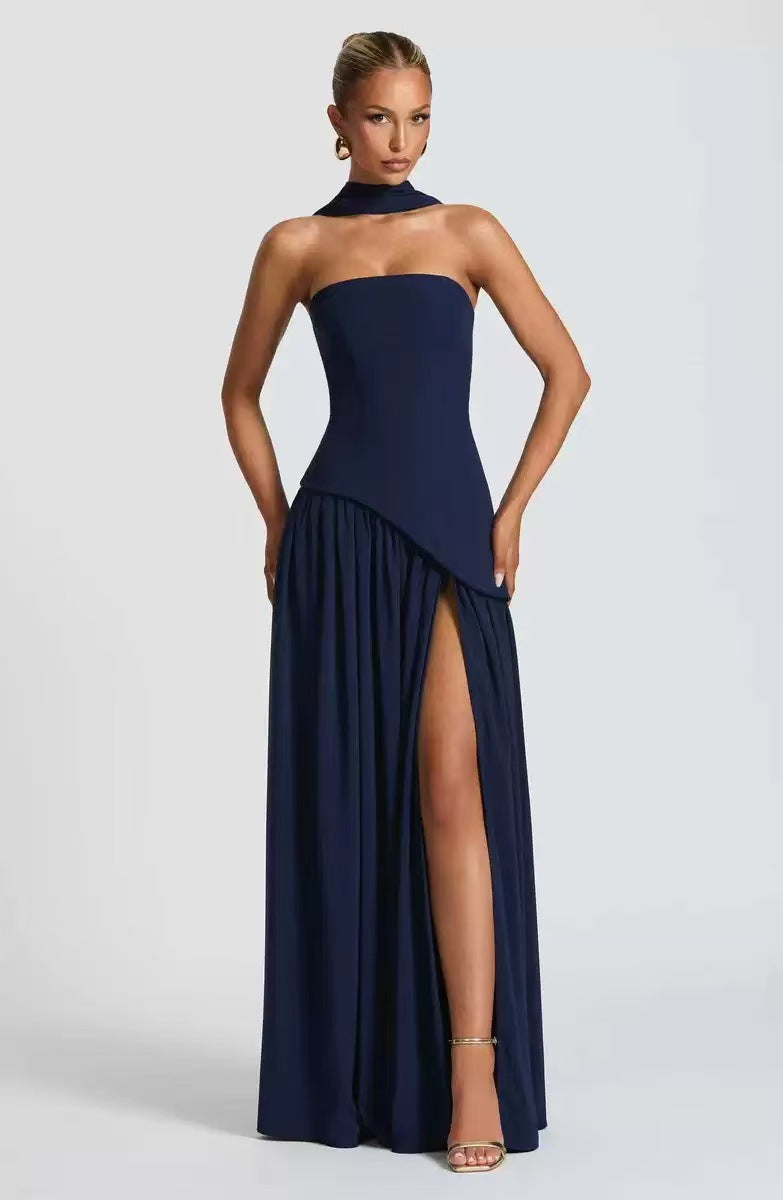 Trägerloses Maxikleid mit Beinschlitz