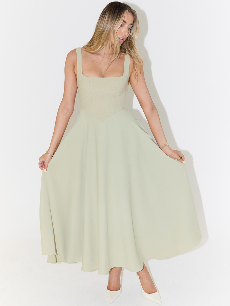 Ärmelloses Midikleid mit Karree-Ausschnitt