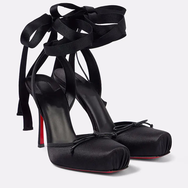 Plateau-Pumps mit Knöchelriemen