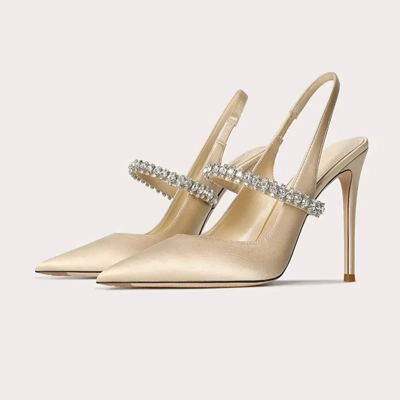 Slingback-Pumps mit Schmuckriemen
