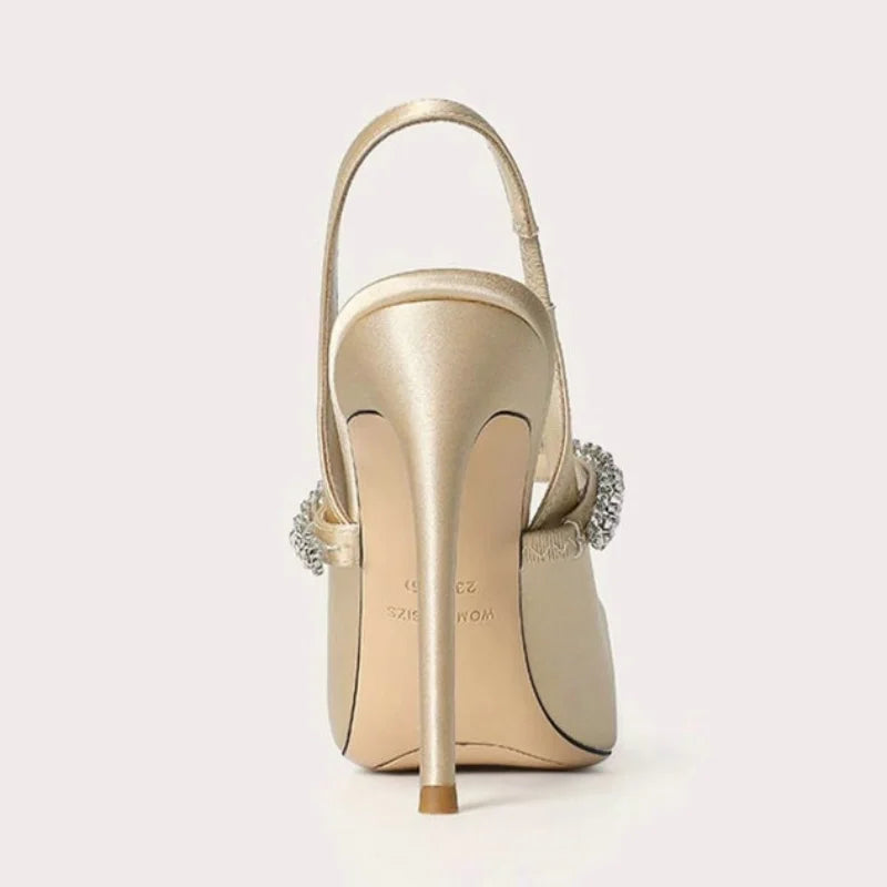 Slingback-Pumps mit Schmuckriemen