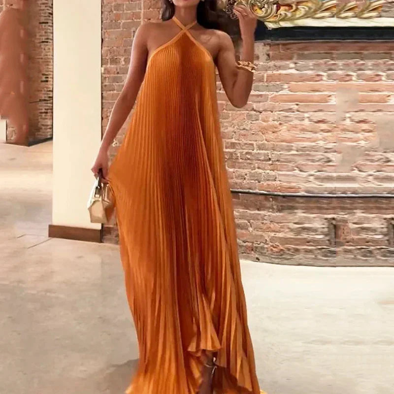 Plissiertes Neckholder-Maxikleid