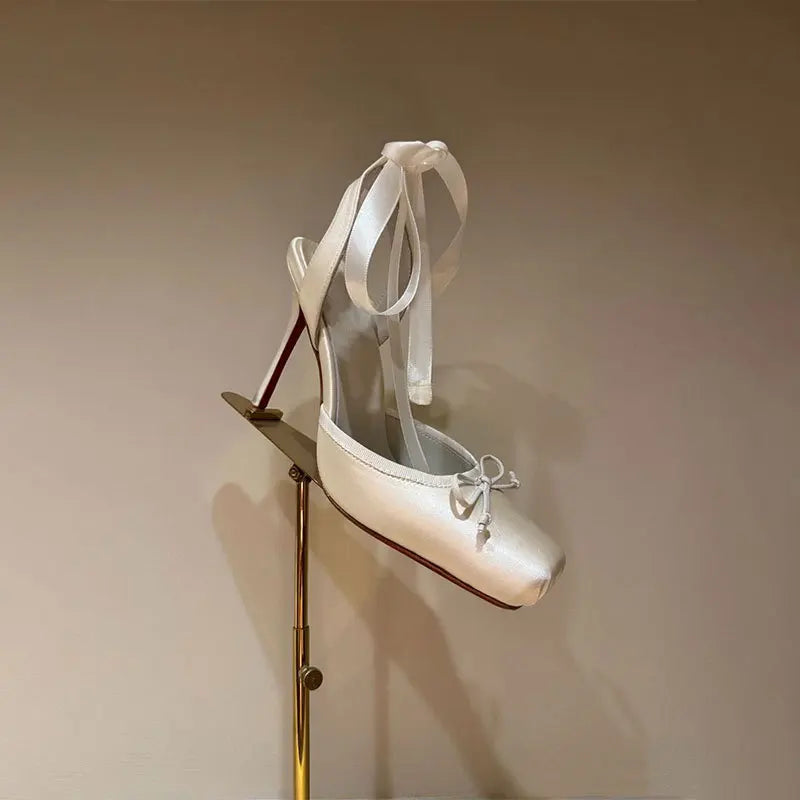 Plateau-Pumps mit Knöchelriemen