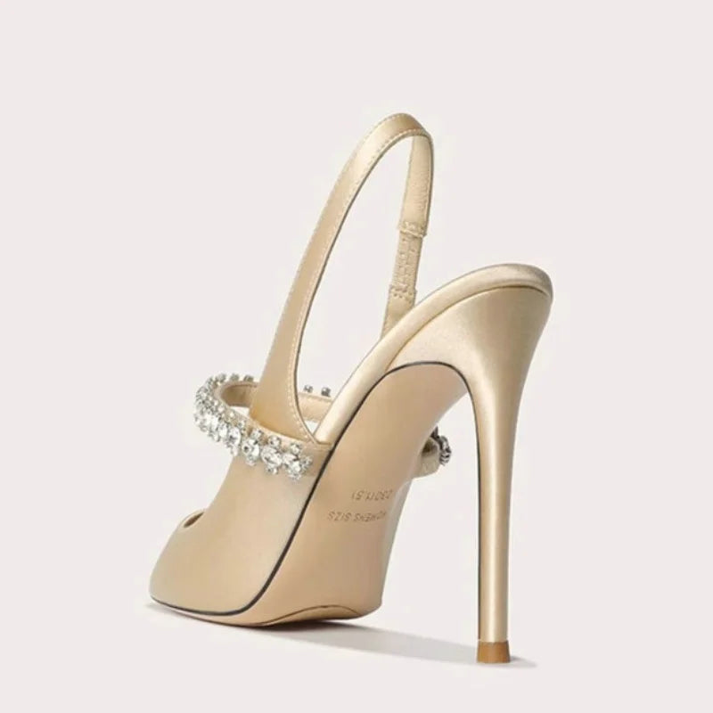 Slingback-Pumps mit Schmuckriemen