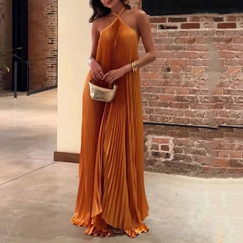 Plissiertes Neckholder-Maxikleid