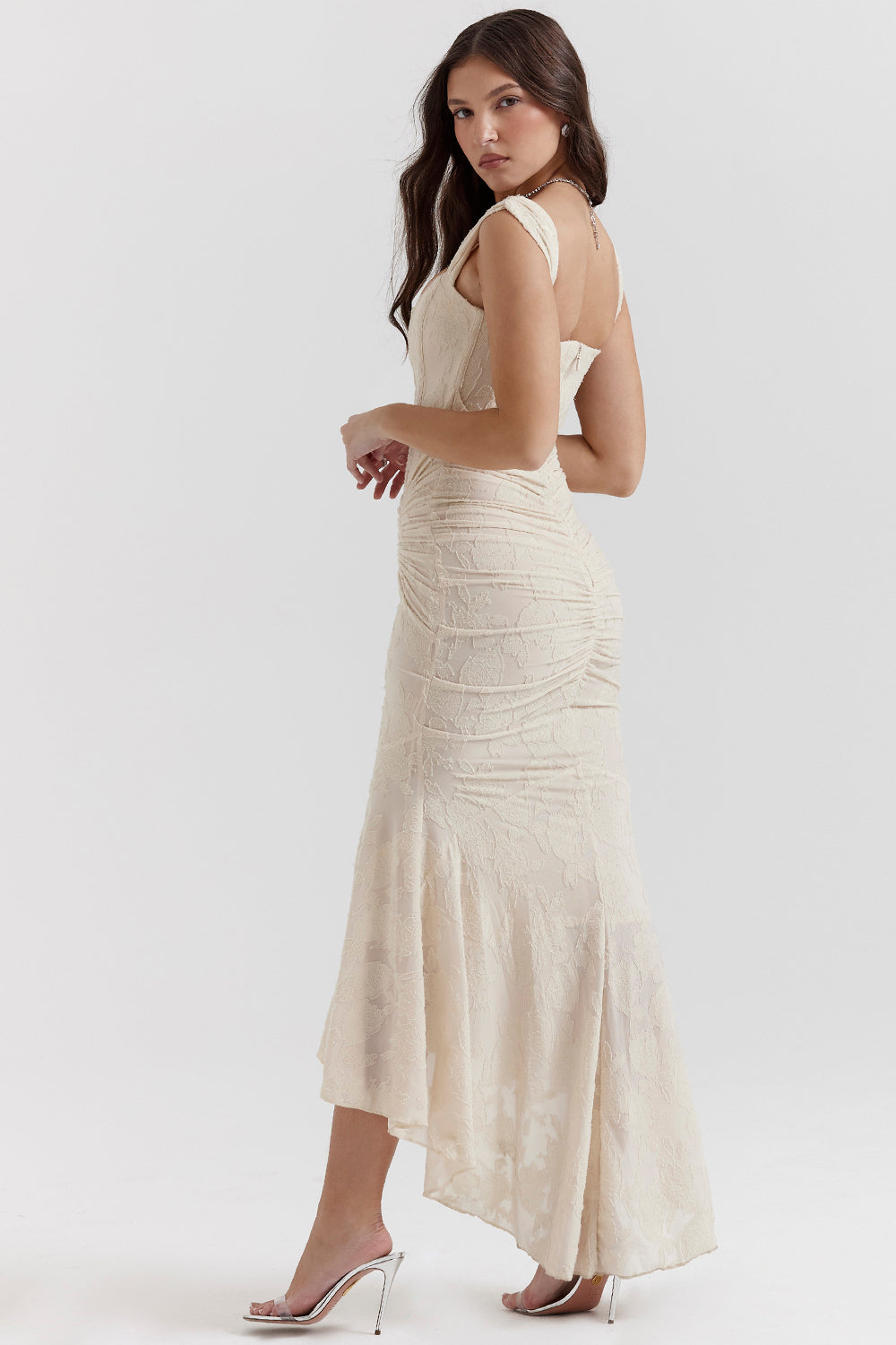 Raffiniertes Maxikleid mit Raffungen