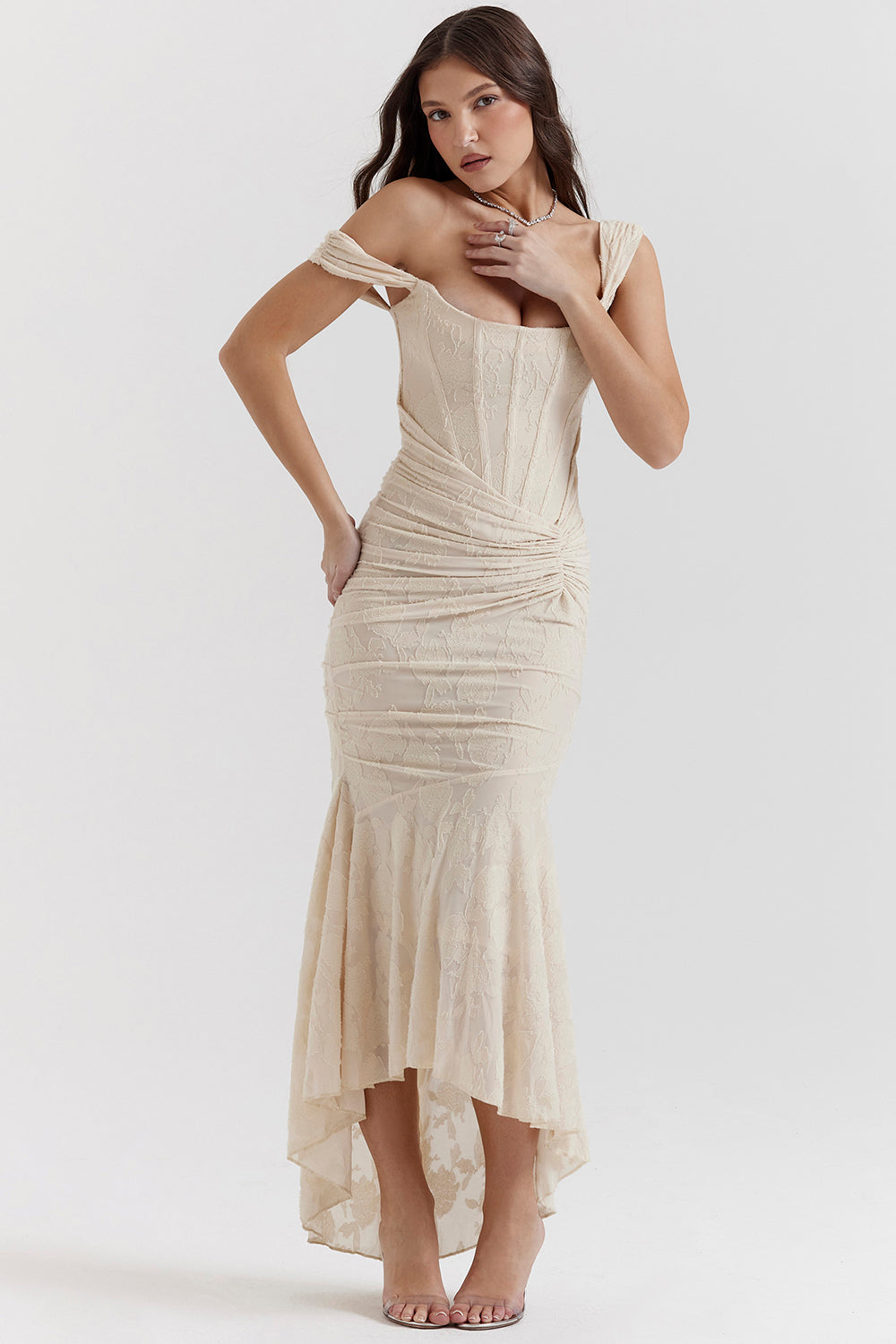 Raffiniertes Maxikleid mit Raffungen