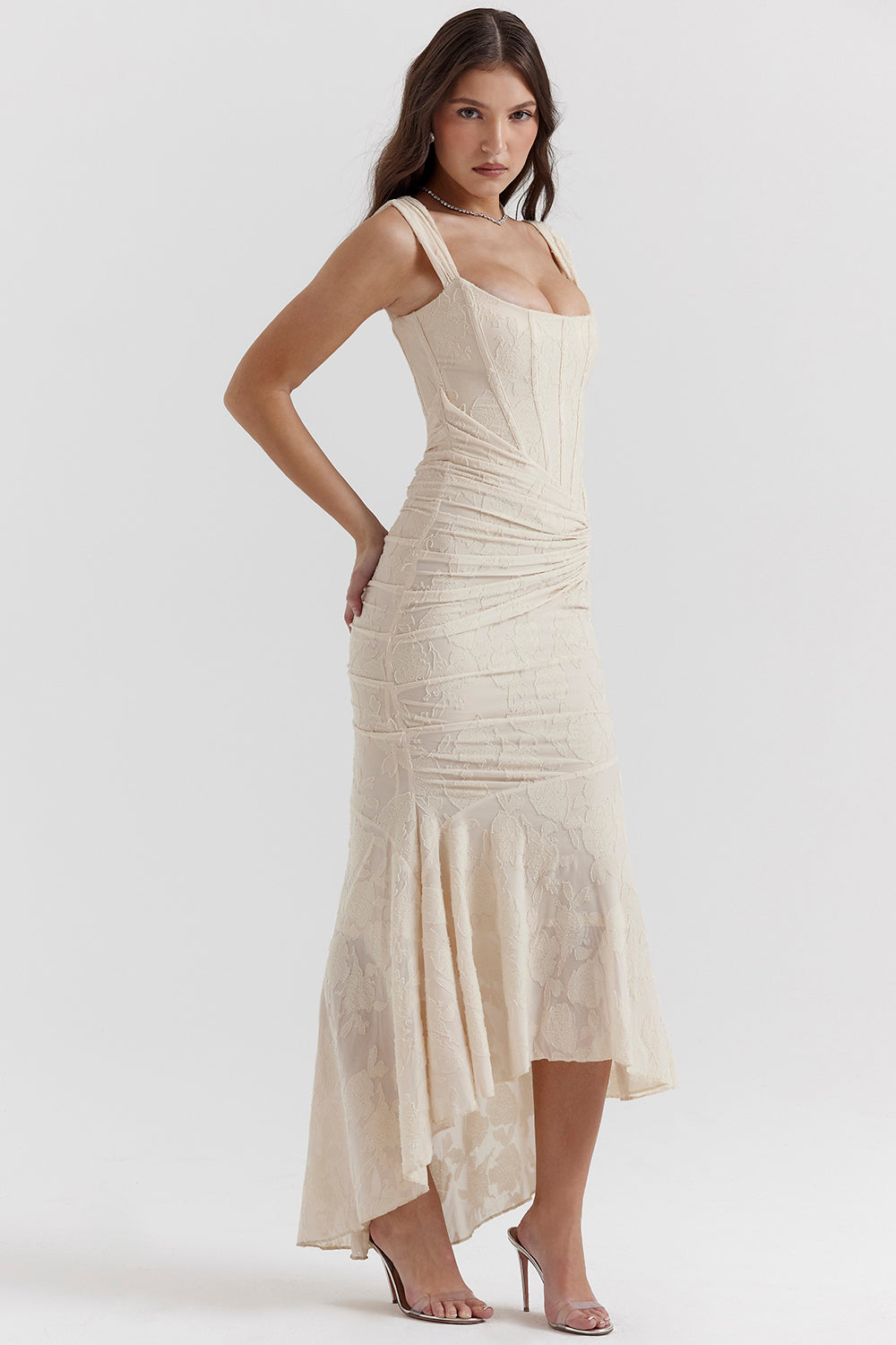 Raffiniertes Maxikleid mit Raffungen