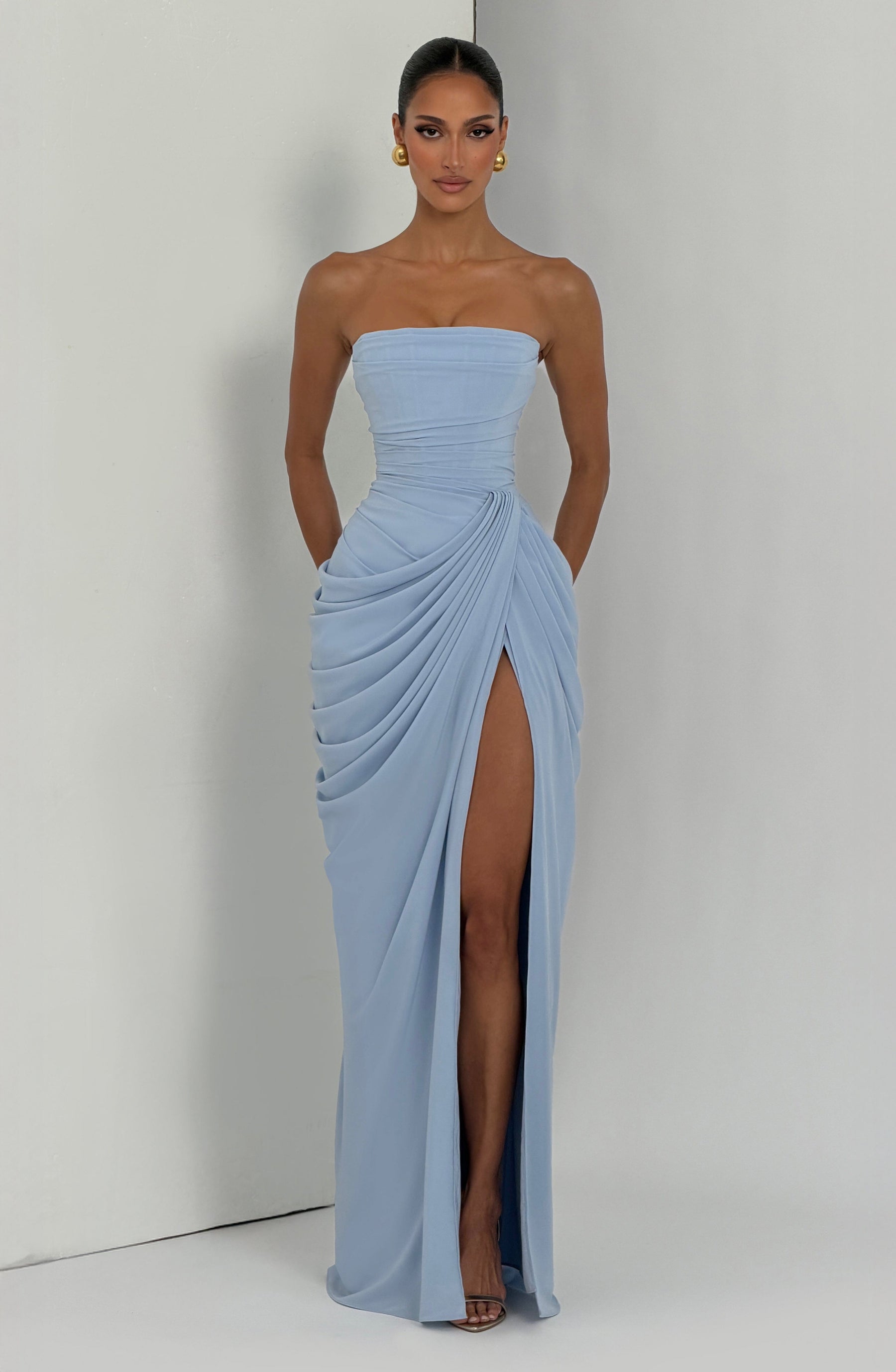 Trägerloses Maxikleid mit Drapierung