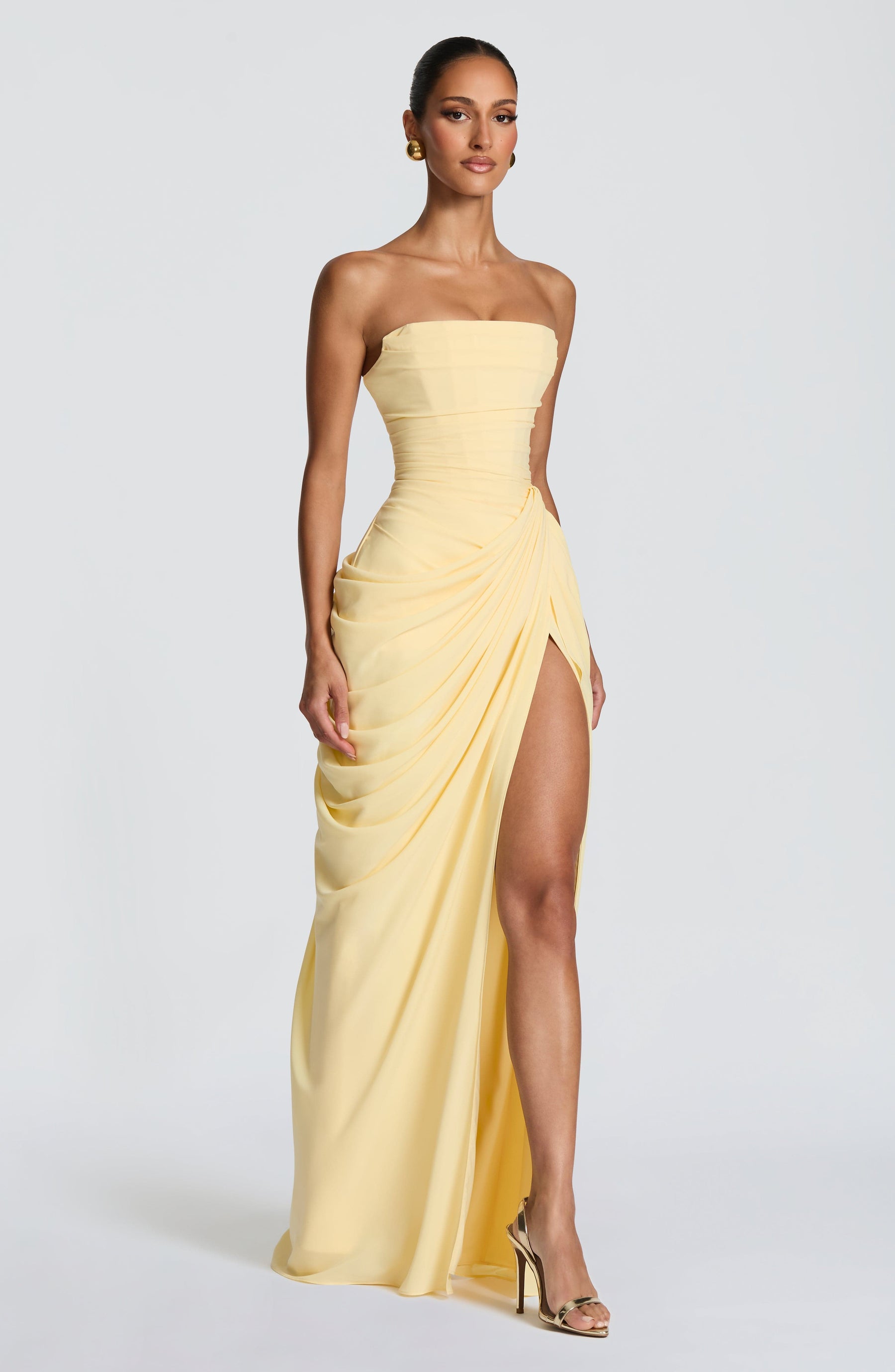 Trägerloses Maxikleid mit Drapierung