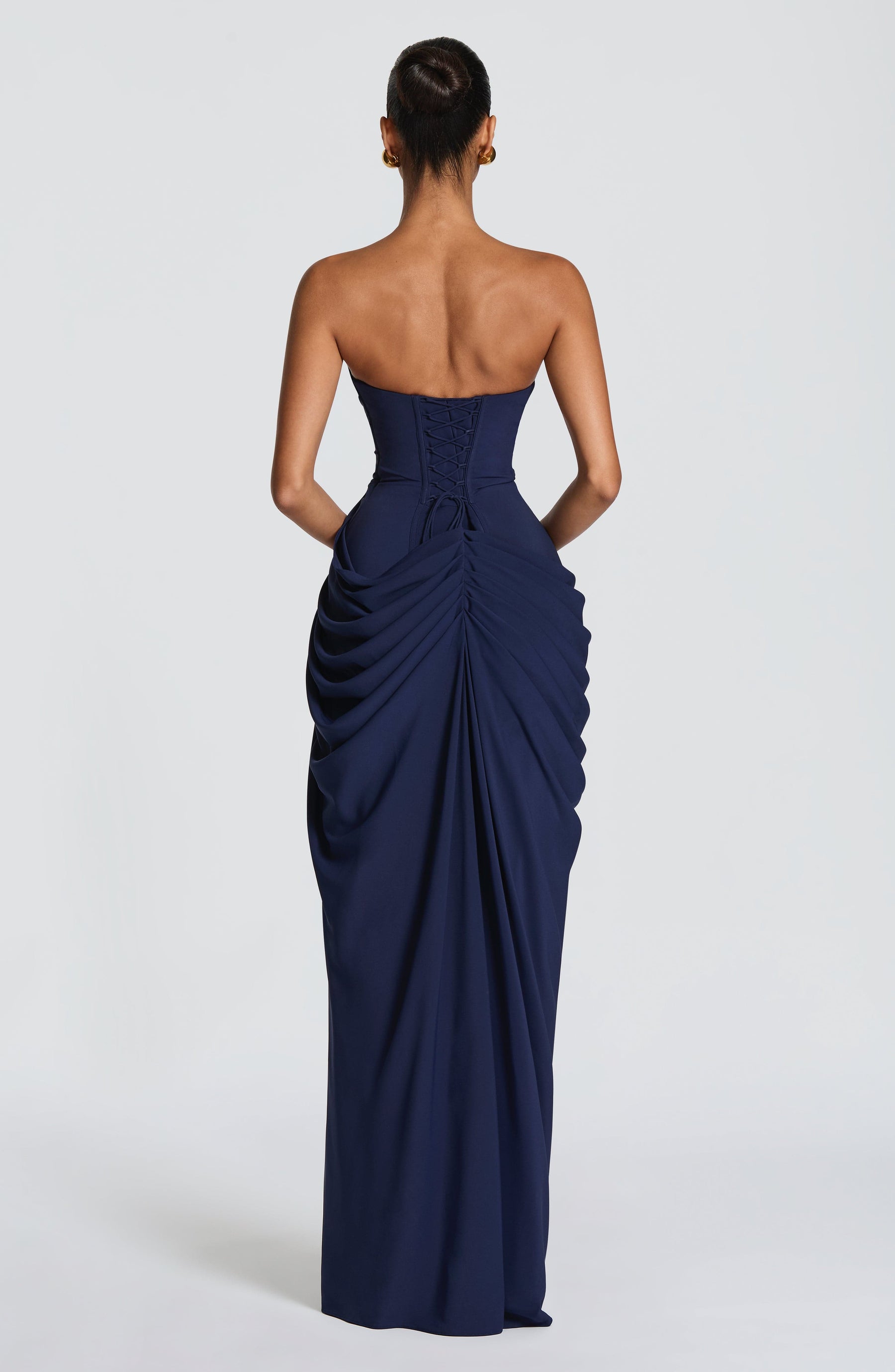 Trägerloses Maxikleid mit Drapierung