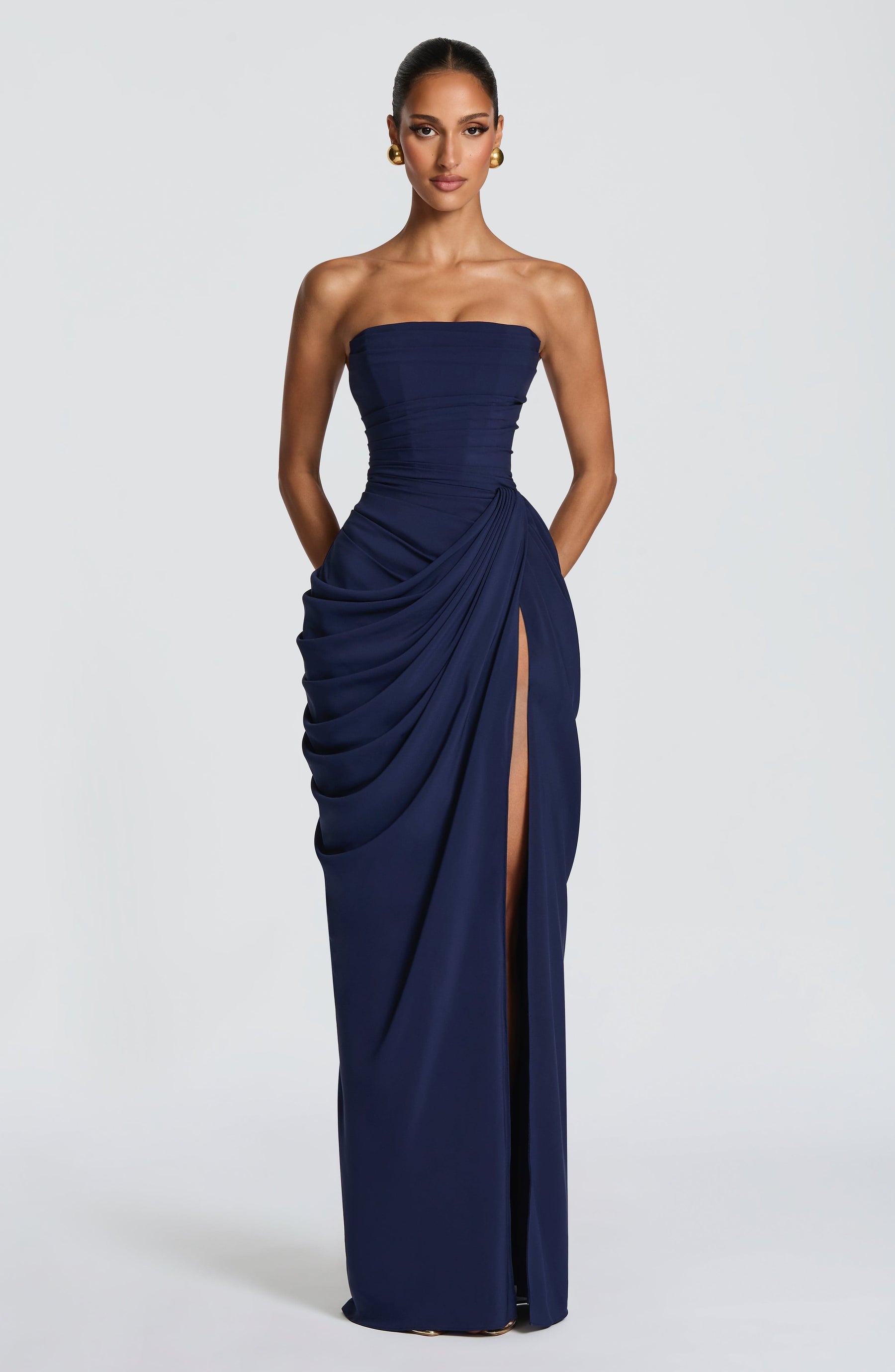 Trägerloses Maxikleid mit Drapierung