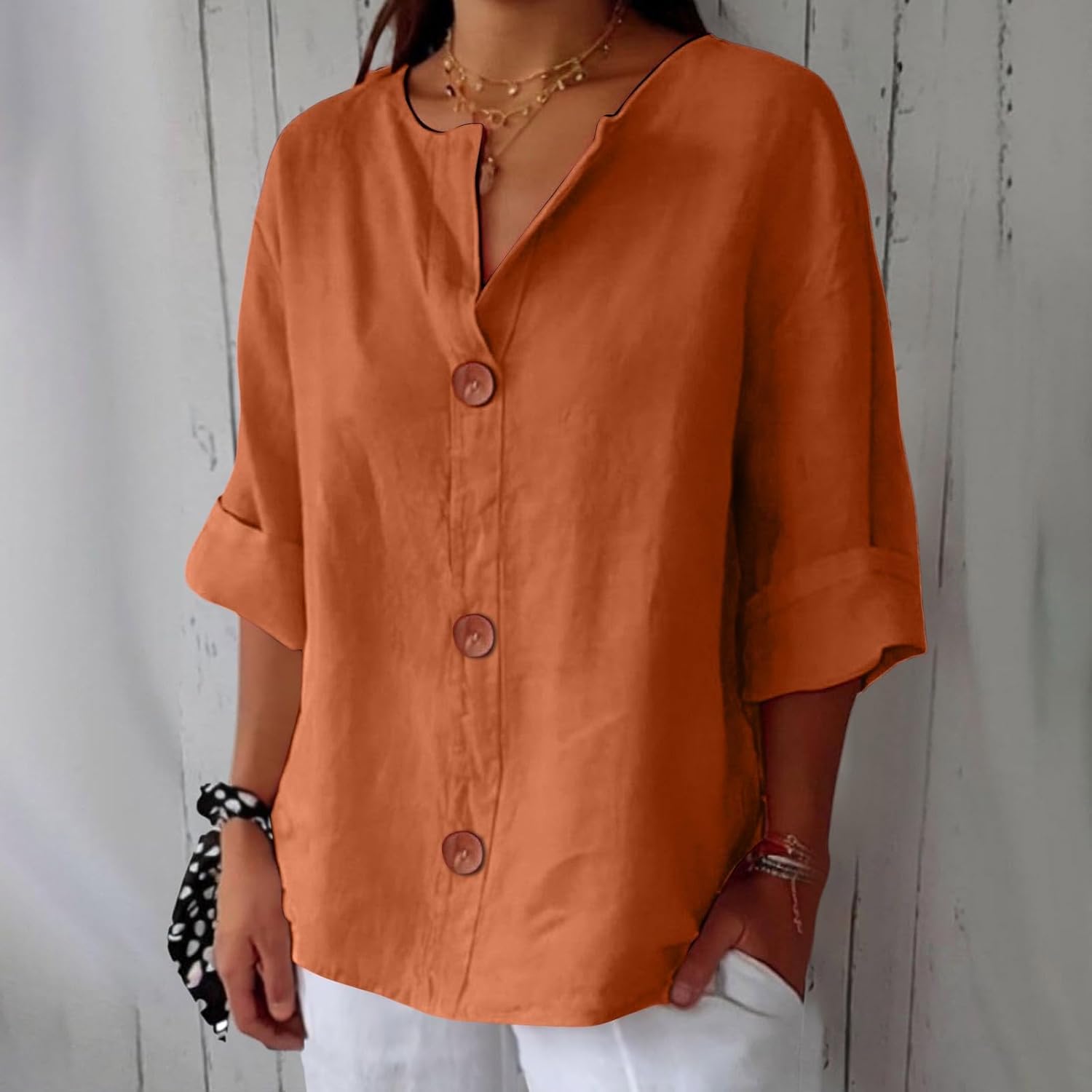 Damenbluse mit gewelltem V-Ausschnitt