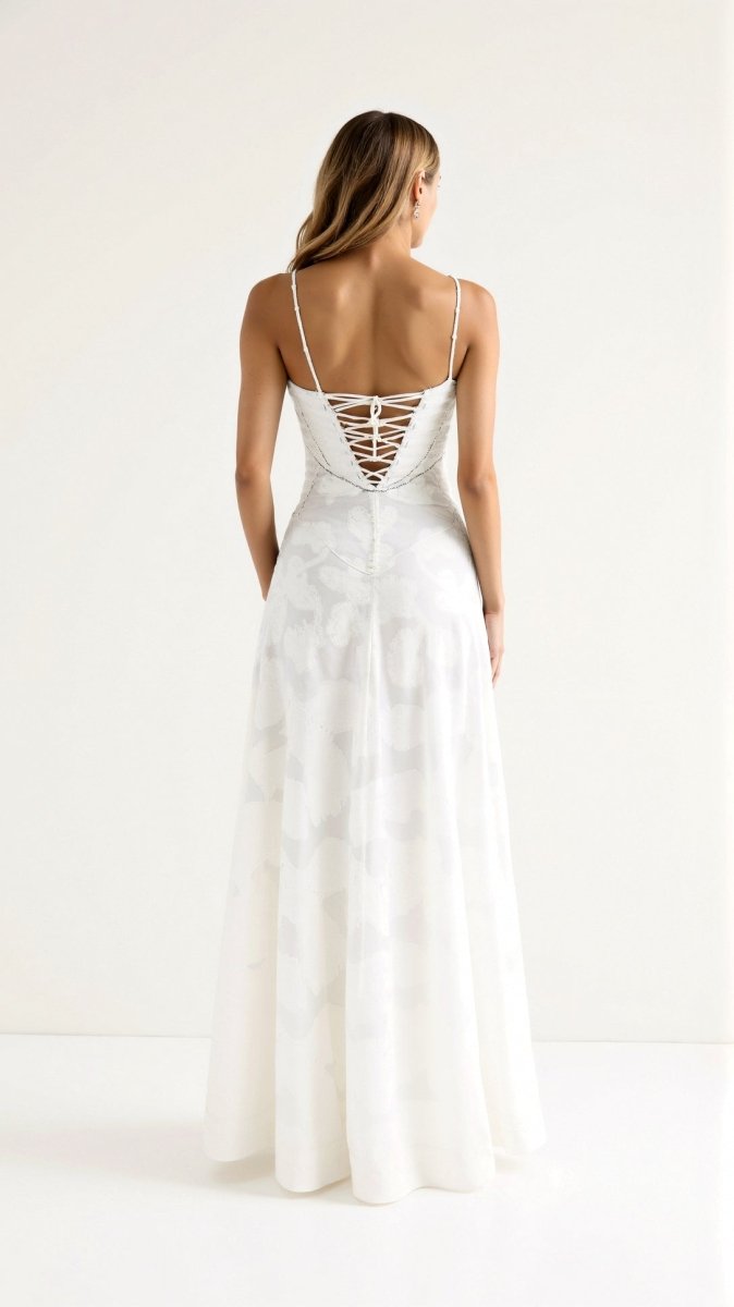 Elegantes Maxikleid mit Spaghettiträgern und offenem Rücken