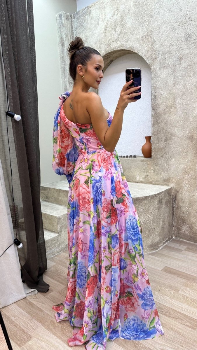 Elegantes One-Shoulder-Kleid mit fließender Silhouette