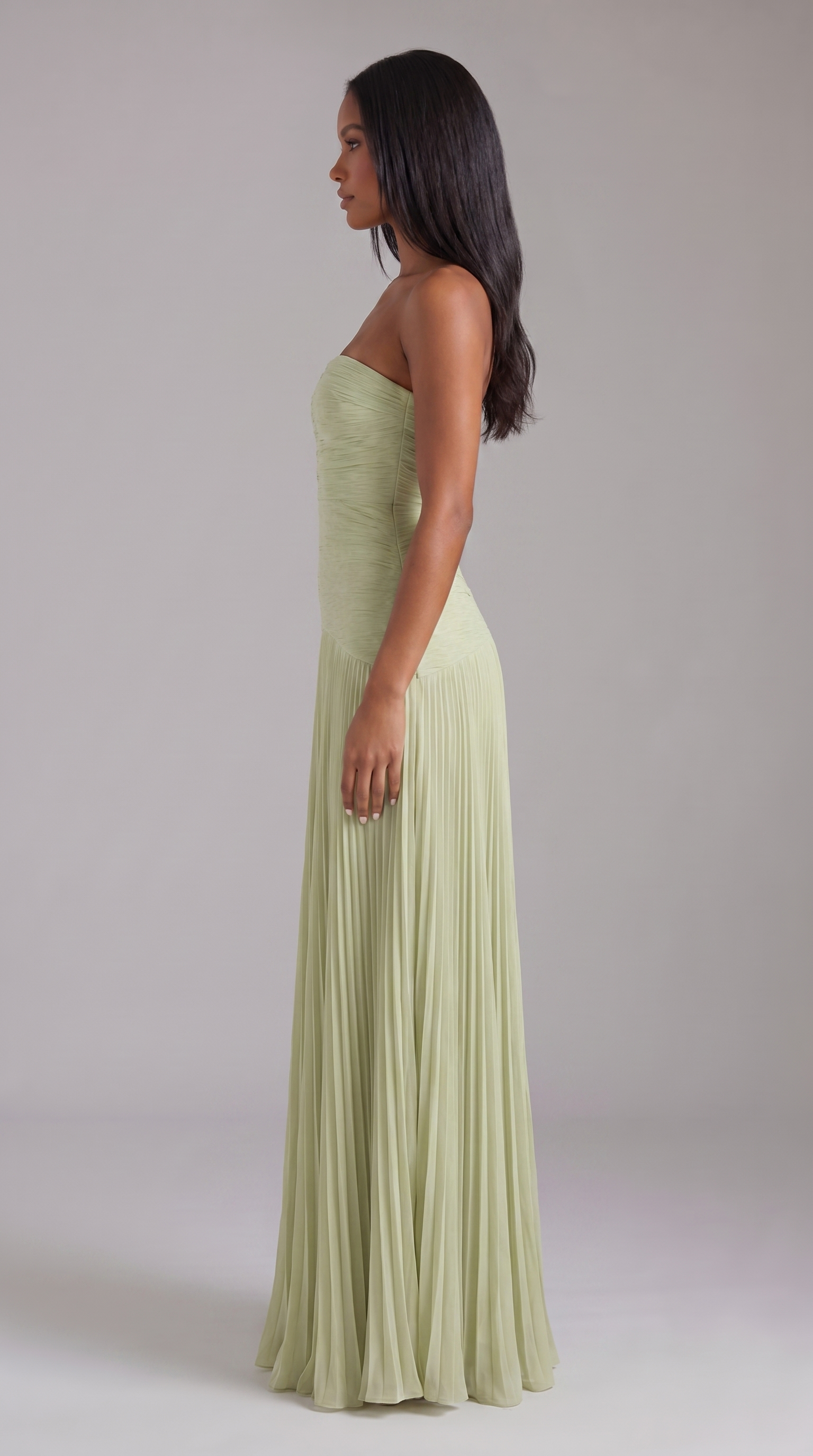 Salbeigrünes Maxikleid