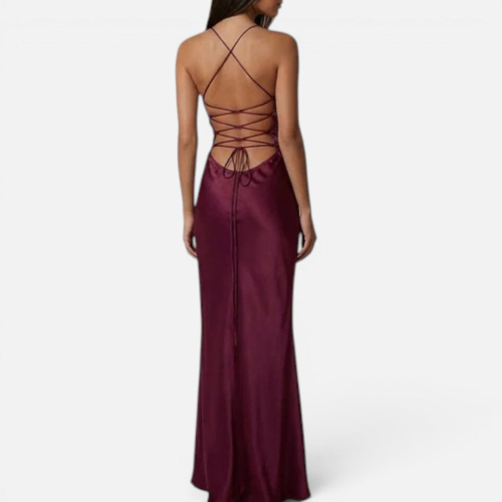 Perlenbesetztes Neckholder-Maxikleid