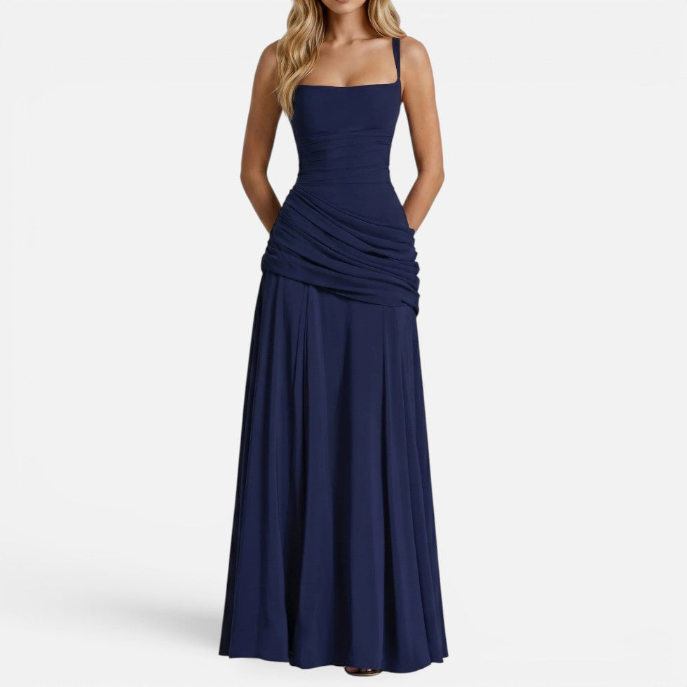 Figurbetontes Maxikleid mit Raffungen