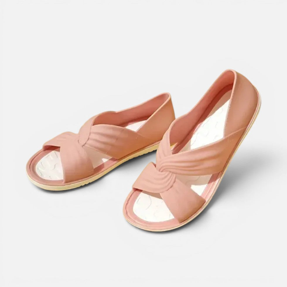 Flache Sandalen mit Knotendetail