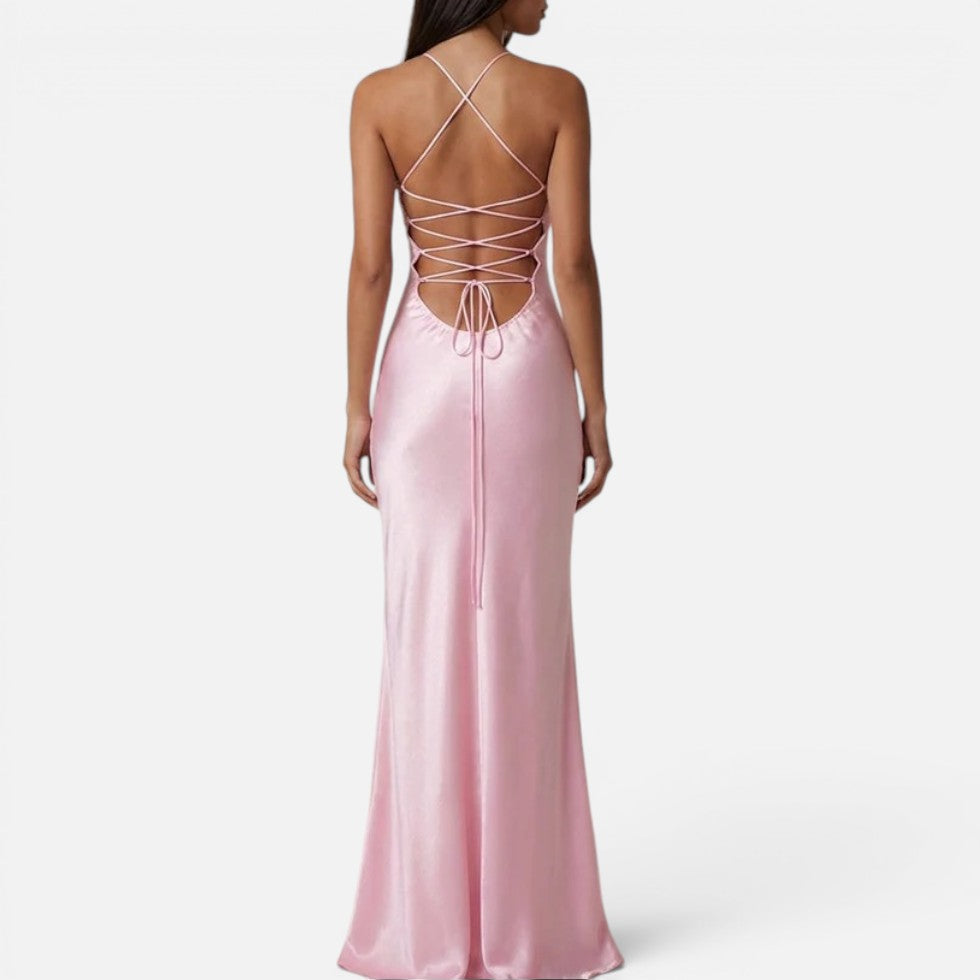 Perlenbesetztes Neckholder-Maxikleid