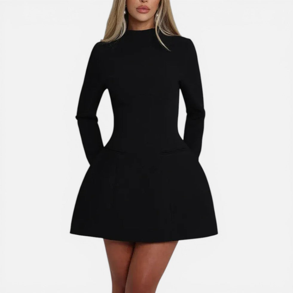 Minikleid mit offenem Rücken