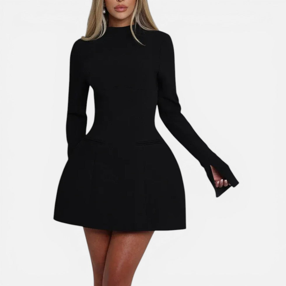 Minikleid mit offenem Rücken