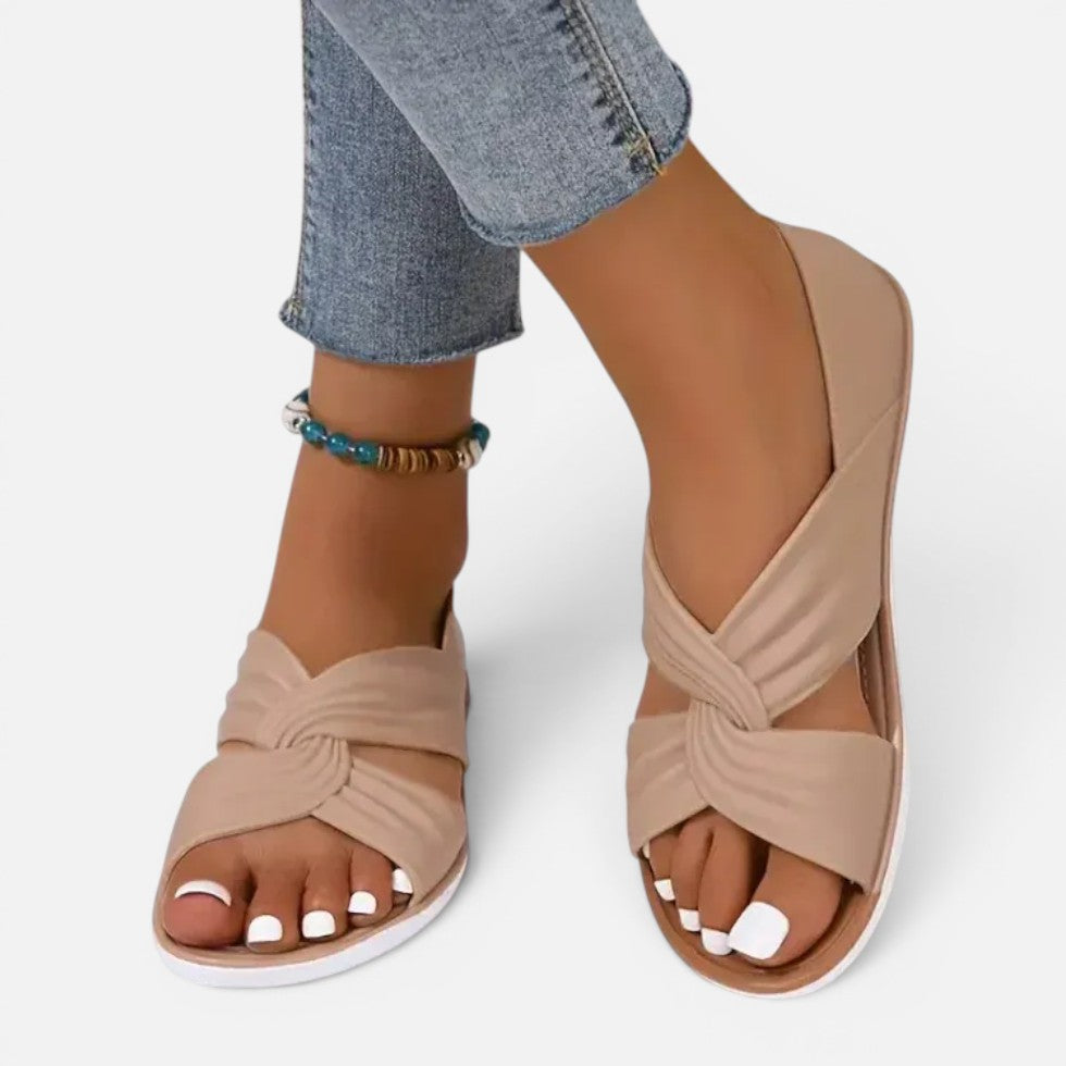 Flache Sandalen mit Knotendetail