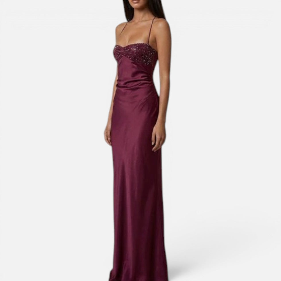 Perlenbesetztes Neckholder-Maxikleid