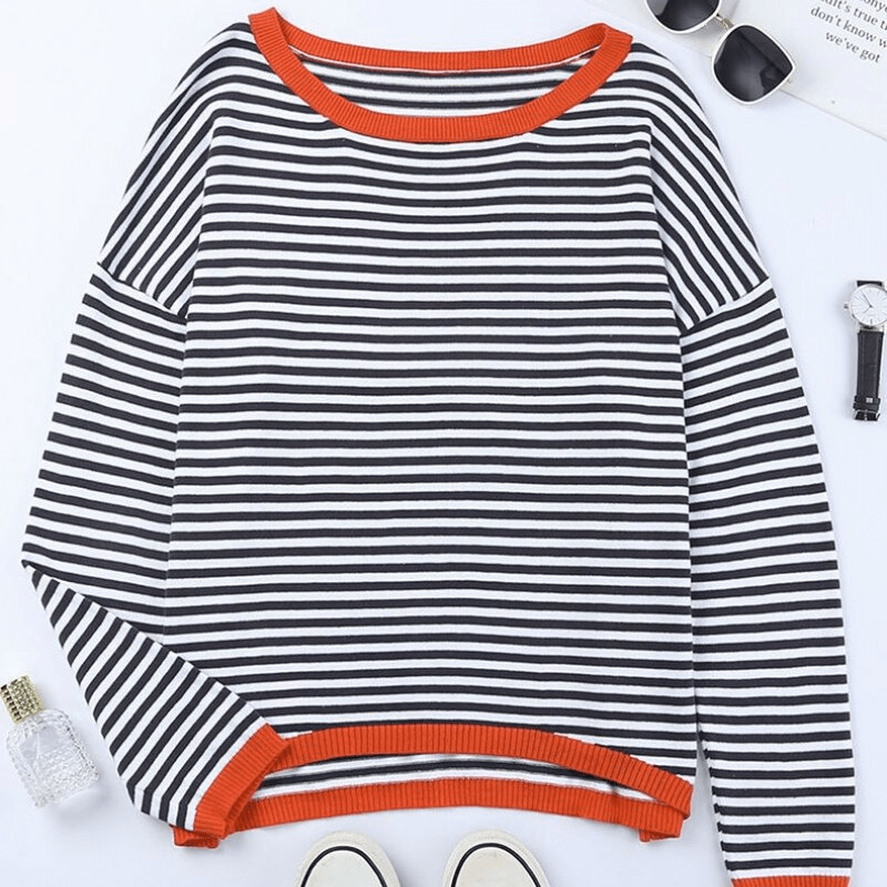 Gestreifter Pullover Mit Orangefarbenem Rand