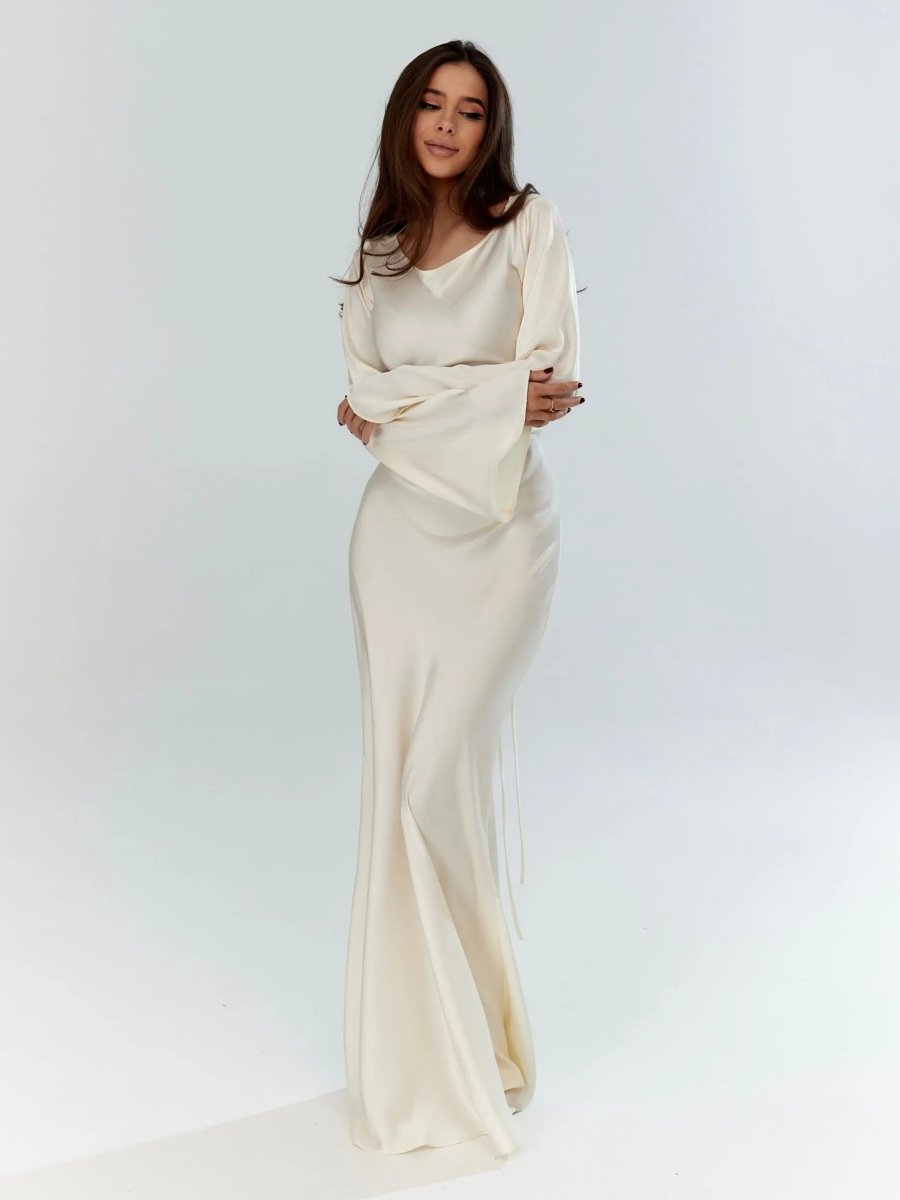 Tailliertes Maxikleid mit langen Ärmeln