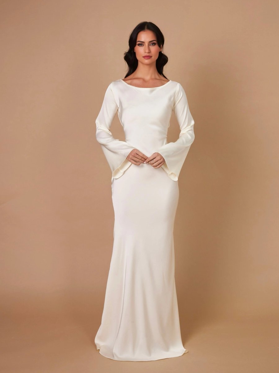 Tailliertes Maxikleid mit langen Ärmeln