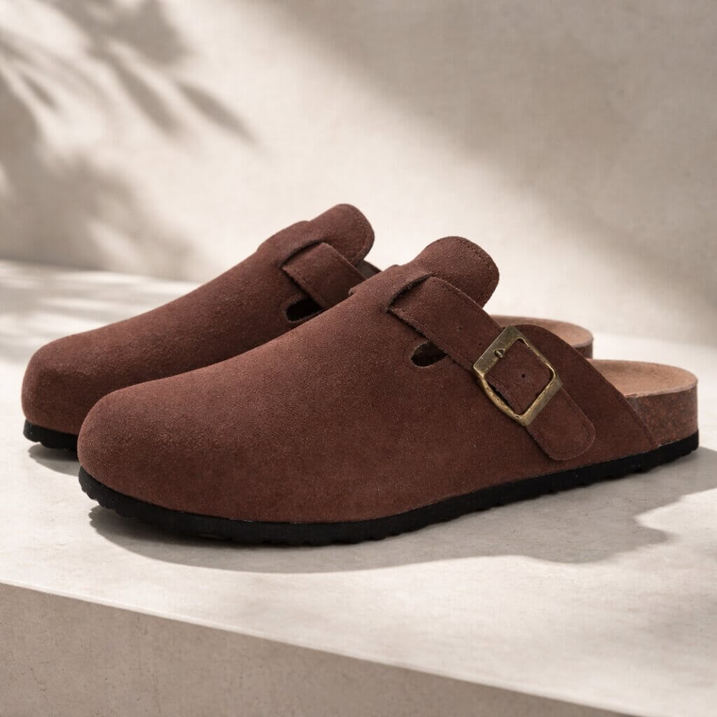 Clogs mit geschlossener Spitze